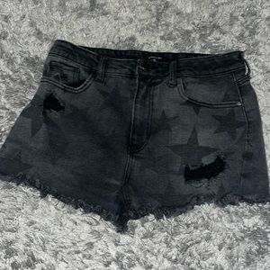BLACK STAR SHORTS SIZE 11